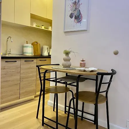 Casa Nada דירה טיראנה